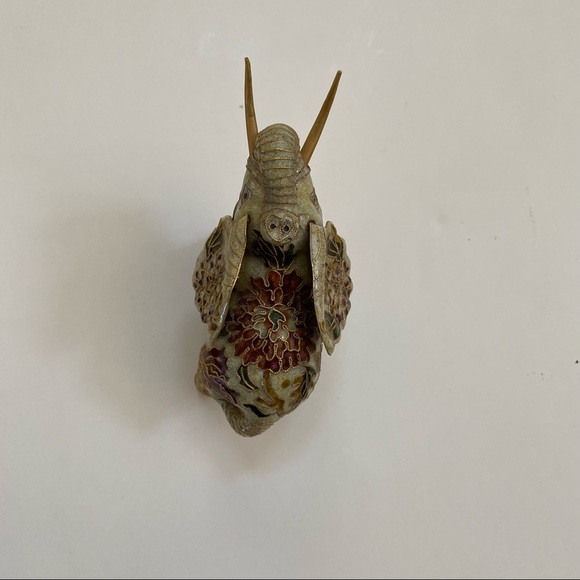 Elegant Elephant Statue with Trunk Facing Upwards - Picture 3 of 8